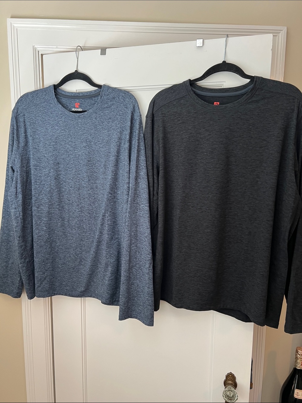 Rugged Men's Long-Sleeve Performance Tee — Blue & Black